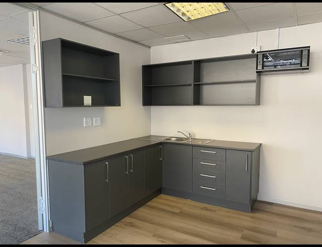174M² OFFICE TO LET IN CAPE TOWN CITY CENTRE
